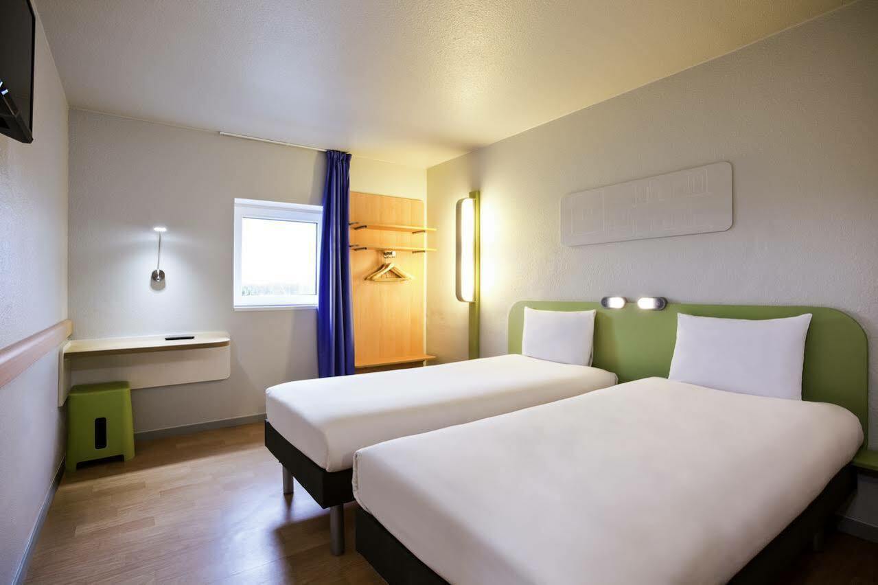 Ibis Budget Grigny Centre Zewnętrze zdjęcie